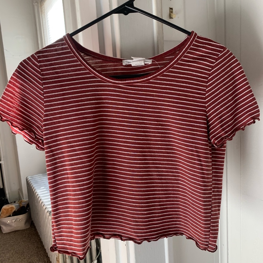 Maroon striped t shirt